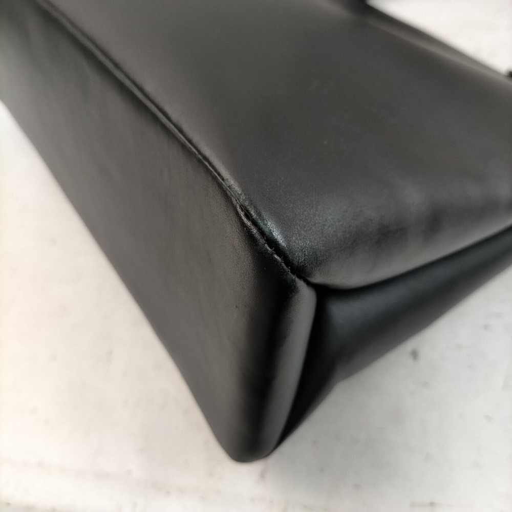 Chanel Shoulder Bag Black Leather - Picture 5 of 9